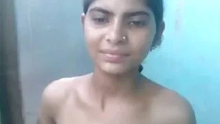 Các drocher mang một camera ẩn tuyệt vời đuôi của một con Bò cái dưới một chiếc phim sex vietsub xnxx váy