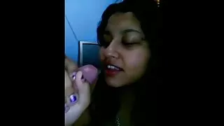 Một người đàn ông tè trong tình dục sex sub hoc sinh của mình, bạn gái, là miệng