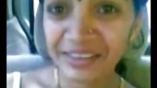 Agnes nằm trên giường và phim sex hay có phụ đề vuốt ve mình cạo lông mèo con